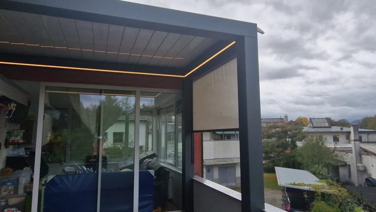 Zložljiva bioklimatska pergola PergoNext – zaprte lamele, zaščita pred dežjem