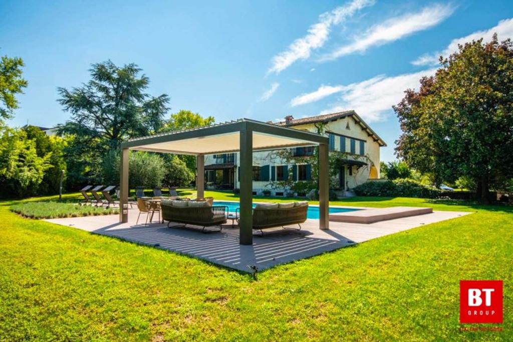 Bioklimatska pergola R600 – LED osvetlitev, nočni pogled