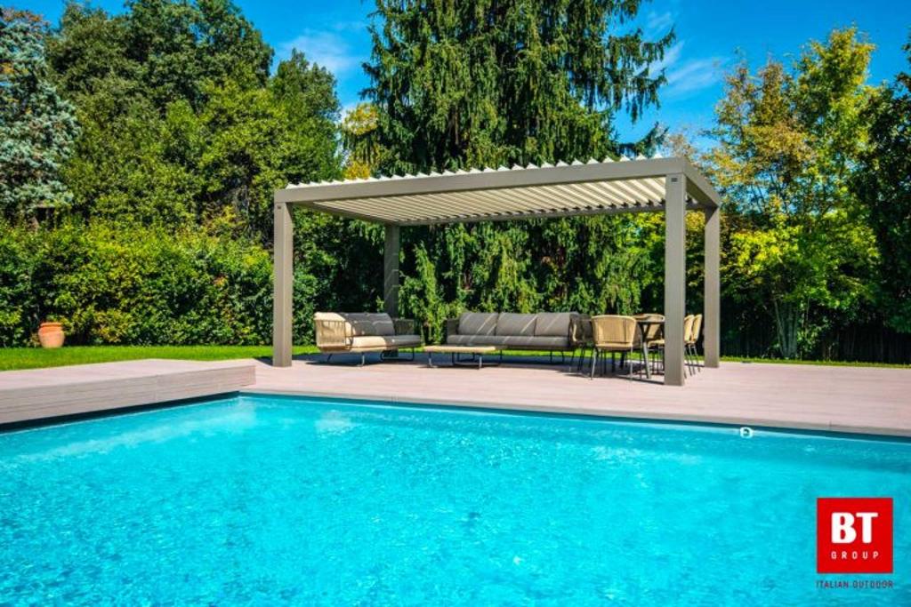Bioklimatska pergola R600 – samostoječa konstrukcija
