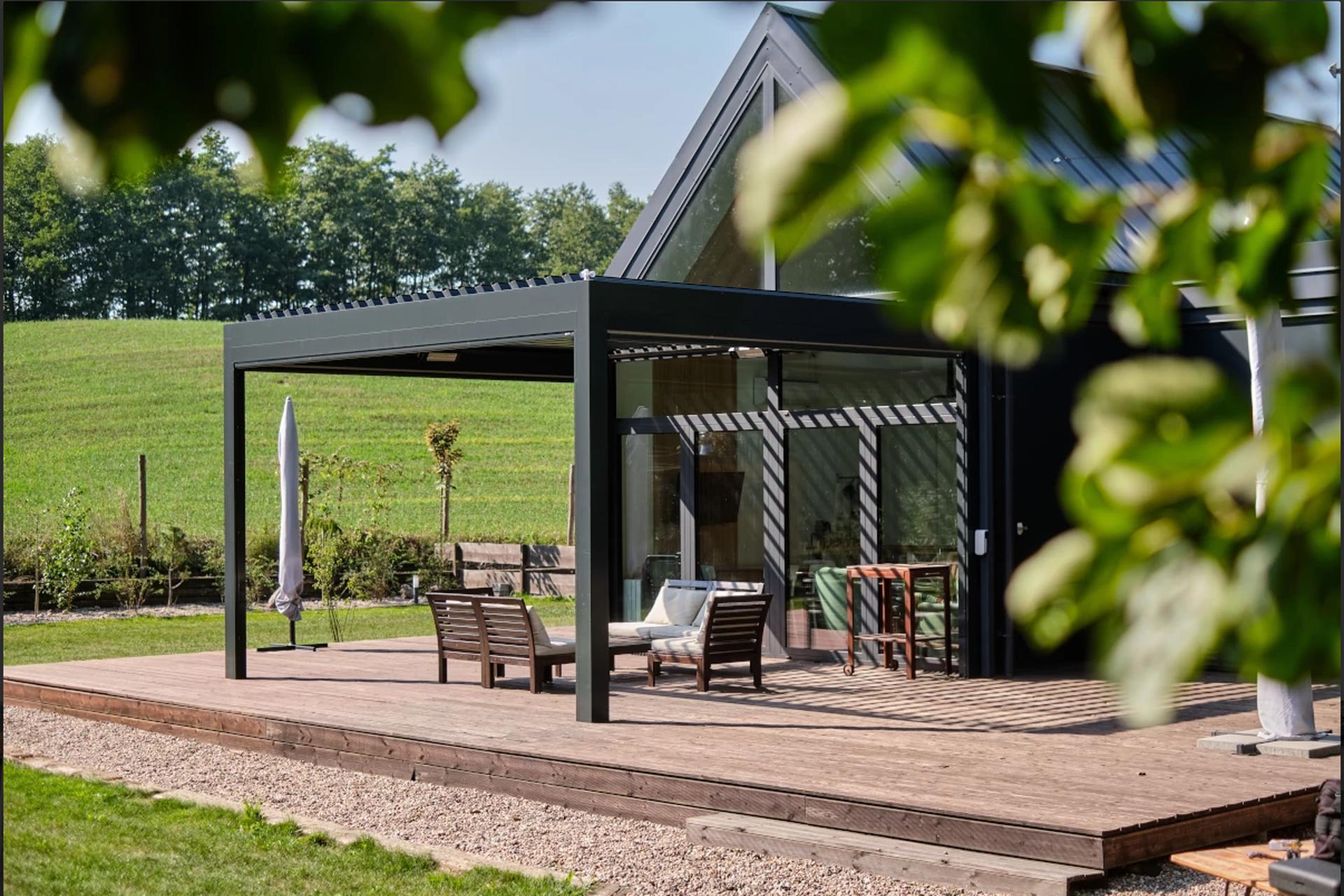 Winclimatic S500 bioklimatska pergola v snežnih razmerah