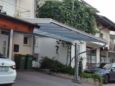 Kovinski nadstrešek za dva avtomobila Maribor